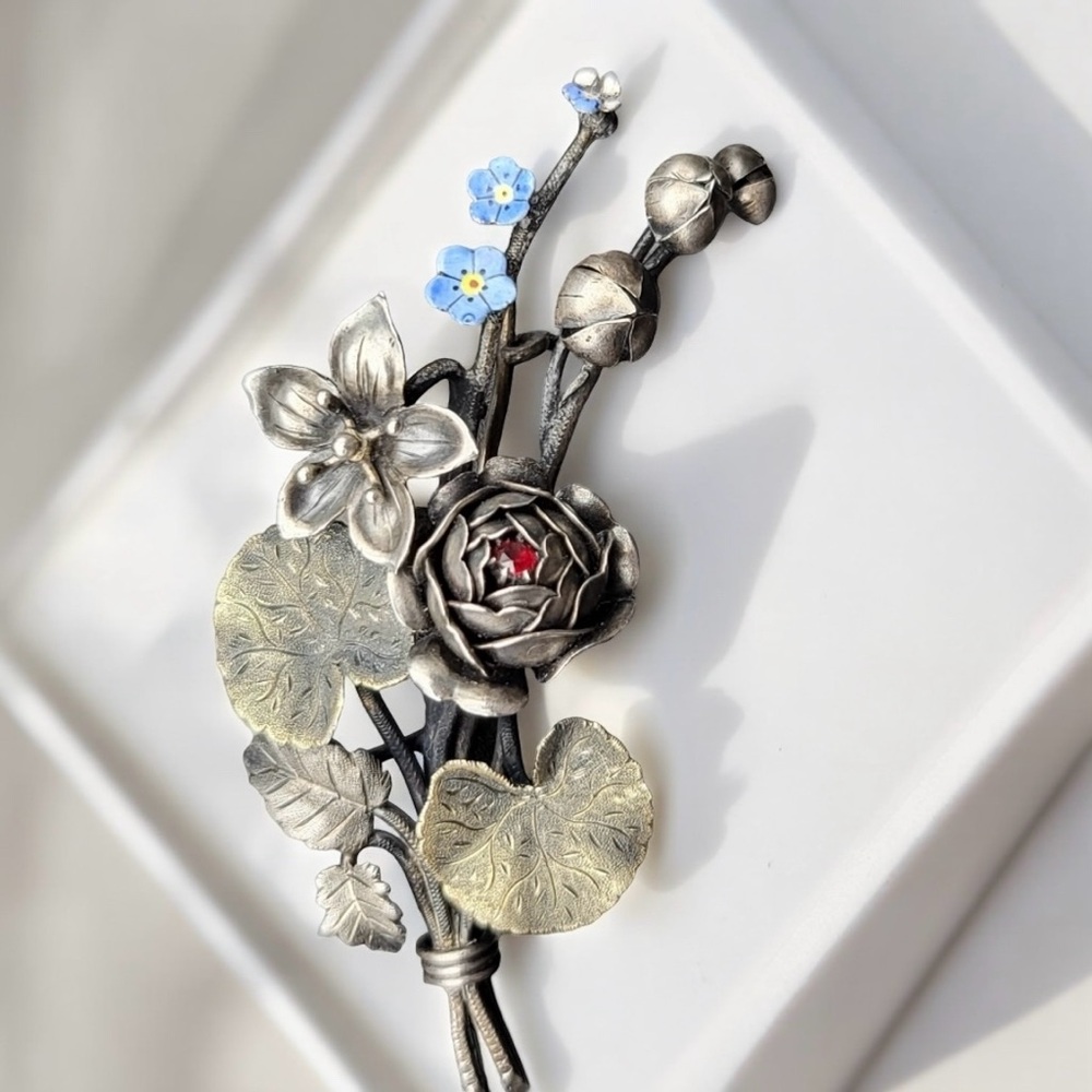 Silver and gold Antique Victorian Floral Brooch with Blue enamel Flowers - Picture 2 of 11